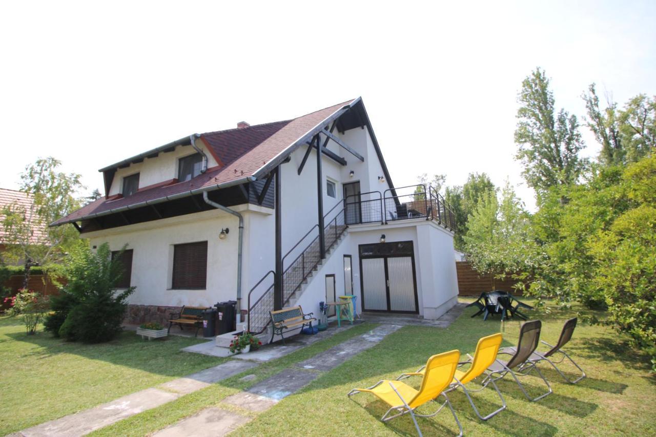 Nefelejcs Villa Zamardi Exterior photo