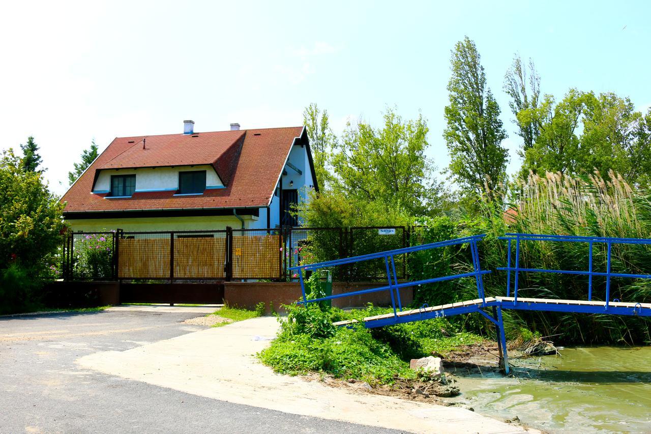 Nefelejcs Villa Zamardi Exterior photo